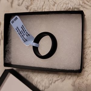 Black silicone ring